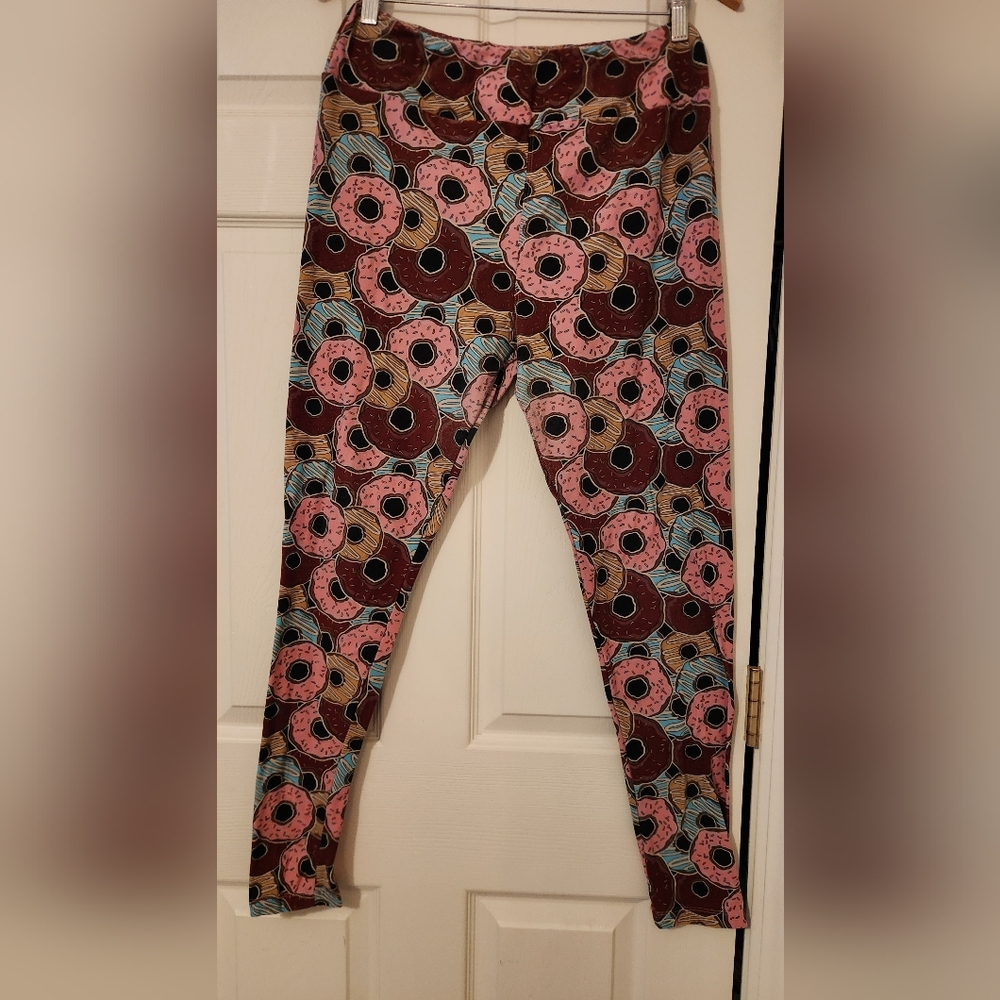 LulaRoe, Leggings, Tall & Curvy, 27in. Inseam, 33 waist, stretch material. Donut
